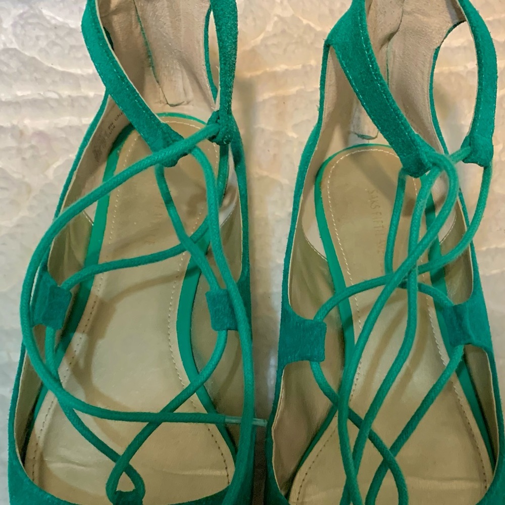 💚 GORGEOUS LACE UP SHOES💚 - Picture 7 of 7